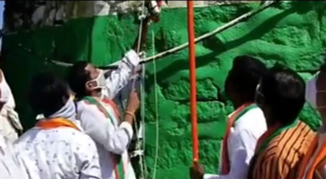 Raghunandan Rao unfurling the party flag at Kamar Palli