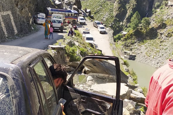 Dodger malfunction caused long traffic jam on Khadamukh NH route