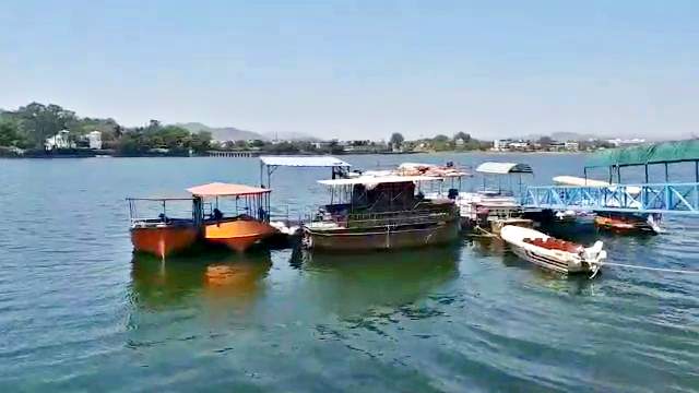 udaipur news  boting in udaipur  lake city news  corona virus  rajasthan government  उदयपुर की खबर  राजस्थान की खबर  etv bharat news  उदयपुर में नौकायान