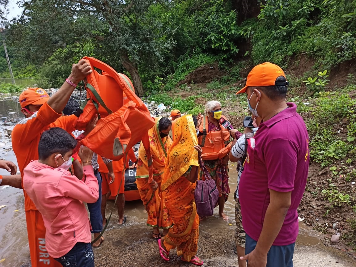 floods due to heavyr rainfall several states in India