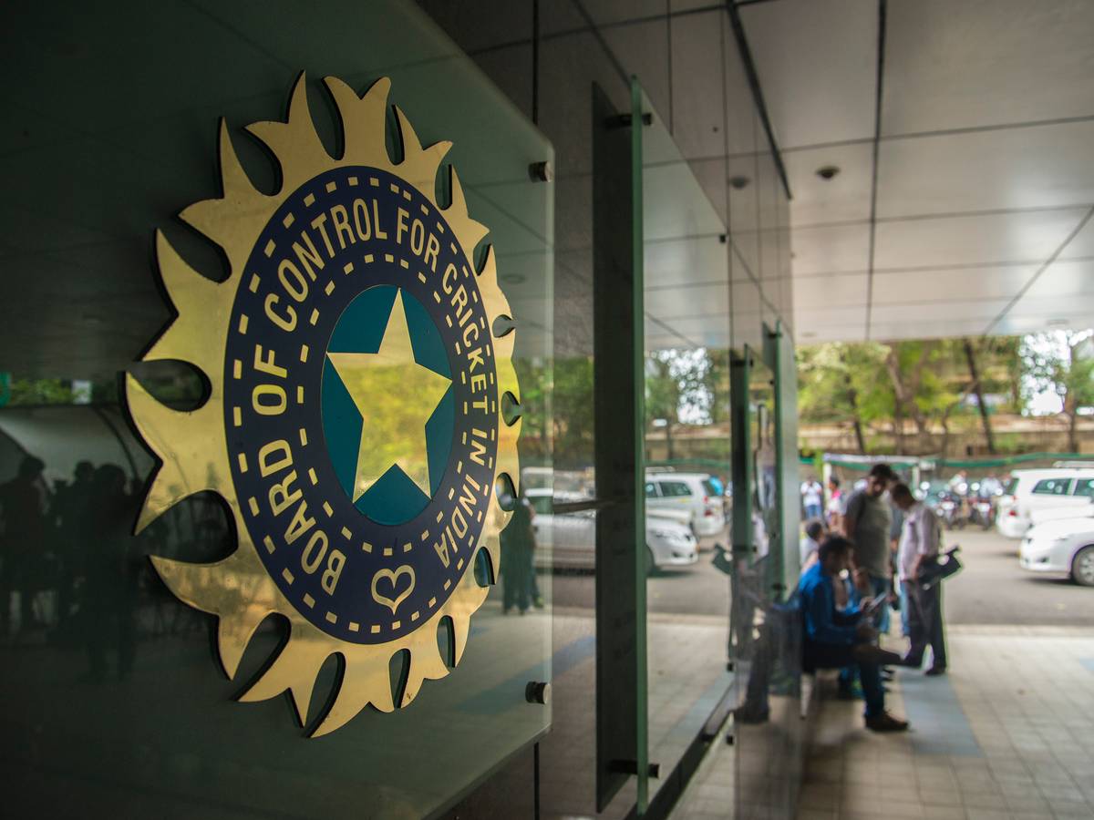 IPL 2020: Senior BCCI medical team member tests positive for COVID-19