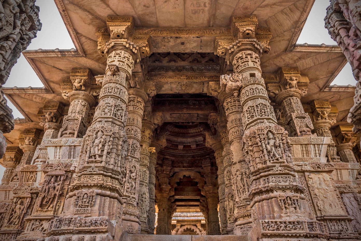 The sun temple of Modhera Gujarat, History and Elegance meet, unkown facts, modhera sun temple, ଅଜଣା କଥା, ମୋଢ଼େରା ସୂର୍ଯ୍ୟ ମନ୍ଦିର, ଗୁଜରାଟ ମୋଢ଼େରା, ସୂର୍ଯ୍ୟଙ୍କ ପୂଜା