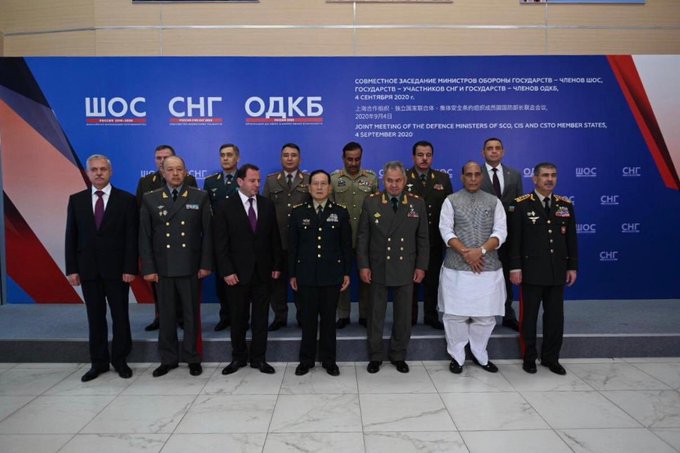 रक्षा मंत्रियों का संयुक्त फोटो सत्र