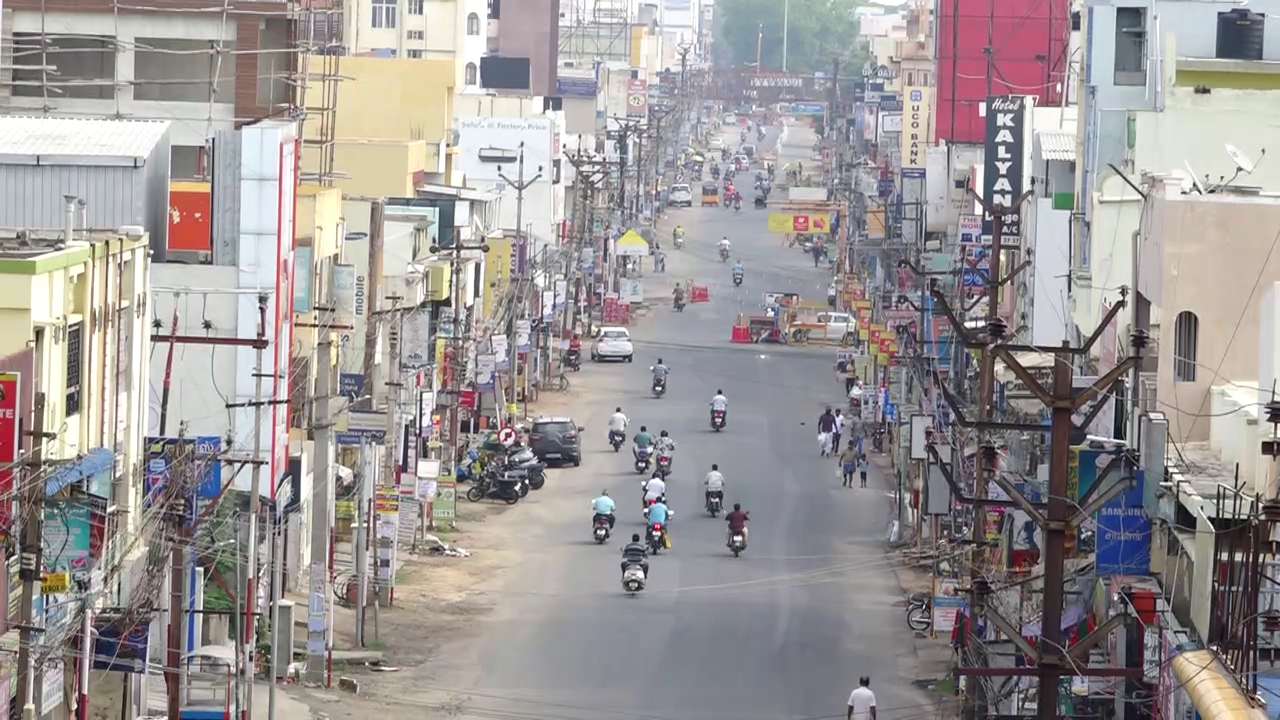 Crowd in erode as lockdown got relaxed