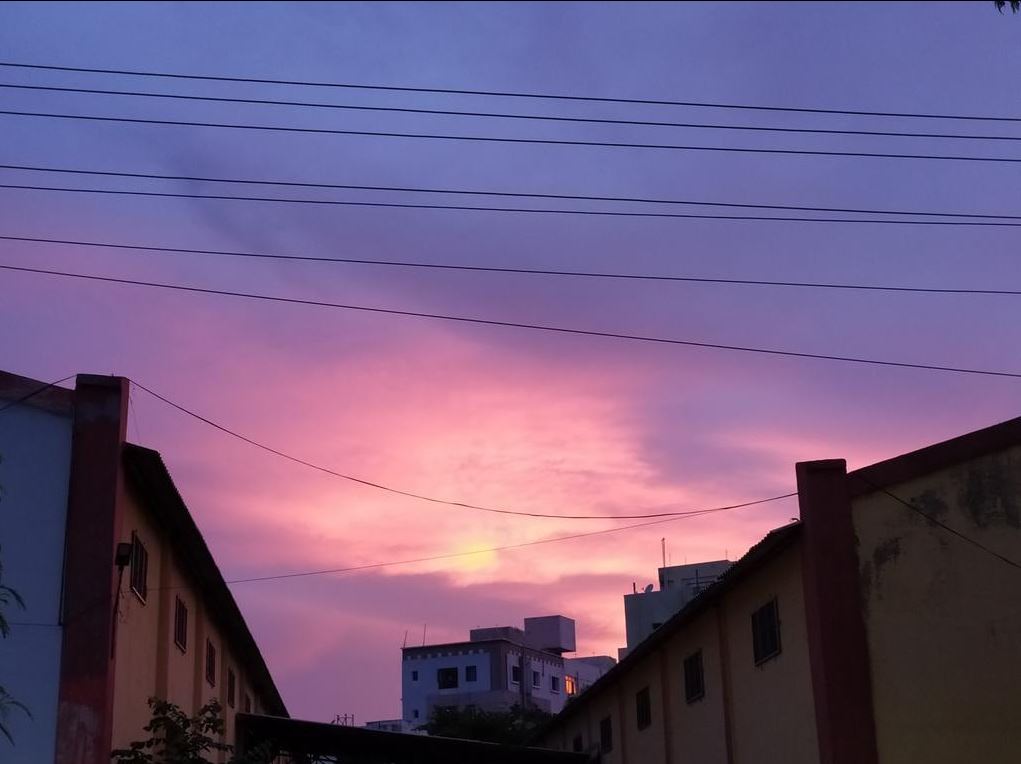 interesting facts, why the sky chage it's colour, କାହିଁକି ବଦଳେ ଆକାଶର ରଙ୍ଗ, ସୂର୍ଯ୍ୟୋଦୟ, ସୂର୍ଯ୍ୟାସ୍ତ, ଅଜଣା କଥା, unknown facts