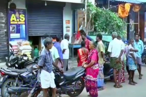 Rs. 25 thousand looted in grocery shop at RK Nagar