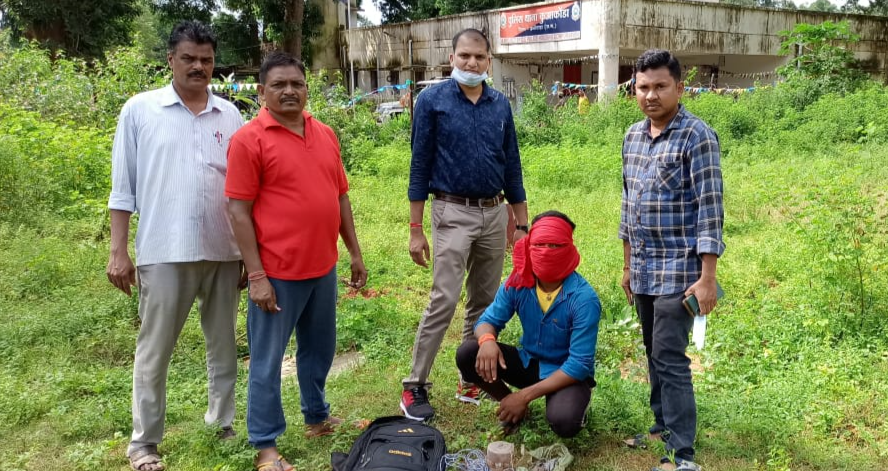 1 lakh rewarded naxalite surrendered with IED in dantewada