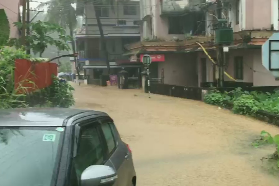 Karnataka: Several areas waterlogged in Mangaluru,