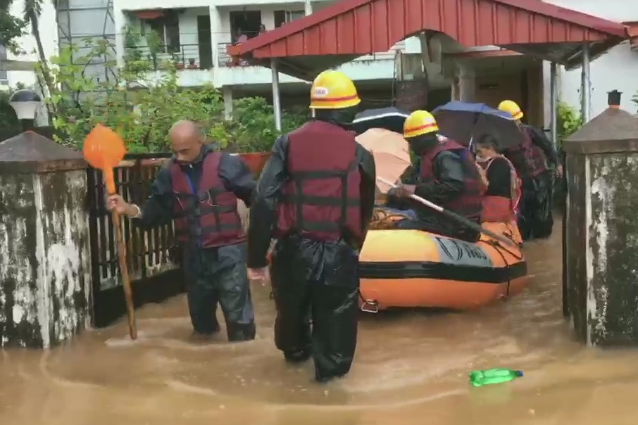 Karnataka: Several areas waterlogged in Mangaluru,