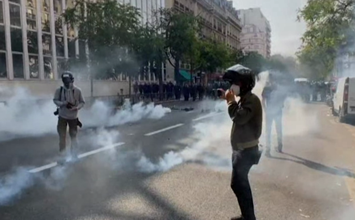 Activists attempt relaunch of French yellow vest protests