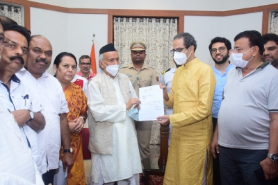 CM Thackeray submits resignation to Governor