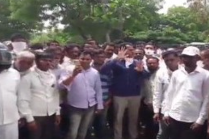 Farmers in Nashik stage protest against over central govt's decision to ban the export of onions with immediate effect