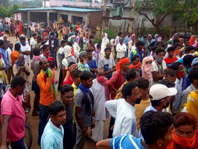 Dispute between cattle smuggler and villagers