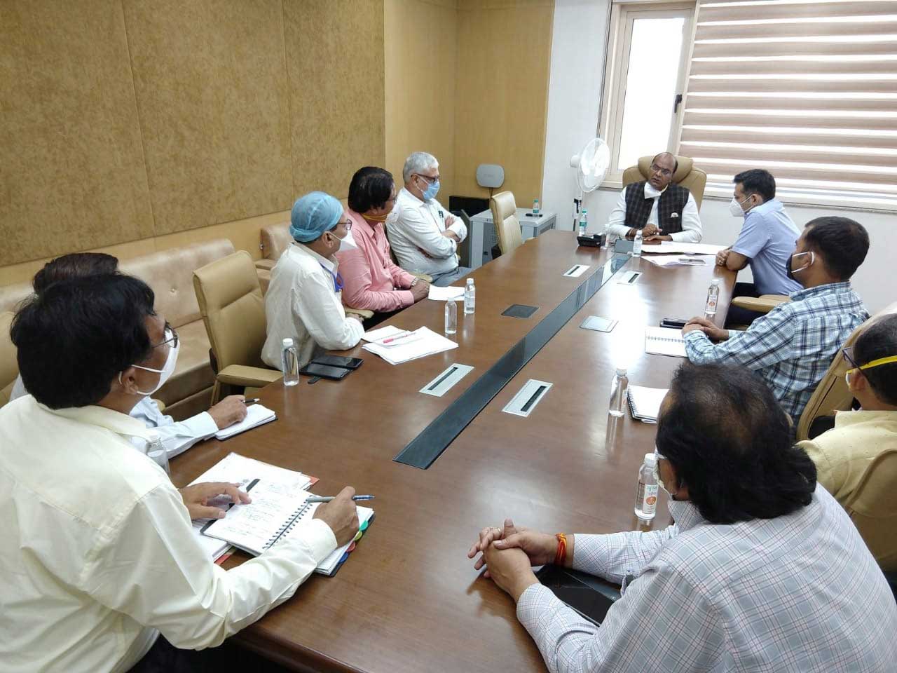 Minister Vishwas Sarang took the meeting