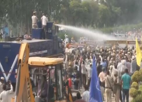 Farmers protest new agriculture law by blocking major road in Sirsa