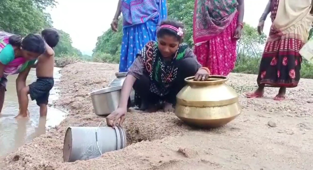 People of Khodri village of Korba are drinking contaminated water