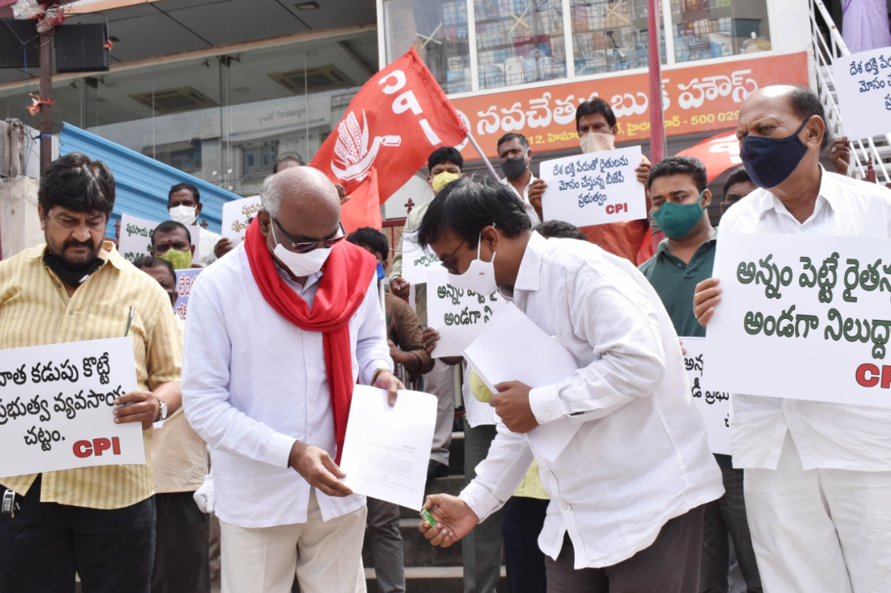 cpi state president chada venkat reddy protest against central government at himayathnagar