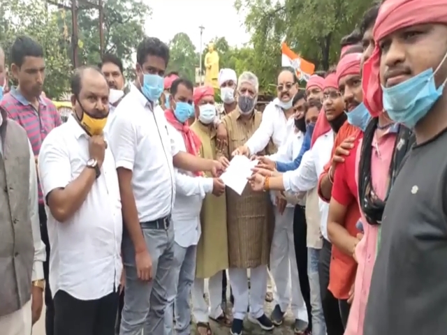 Congress workers held a tractor rally