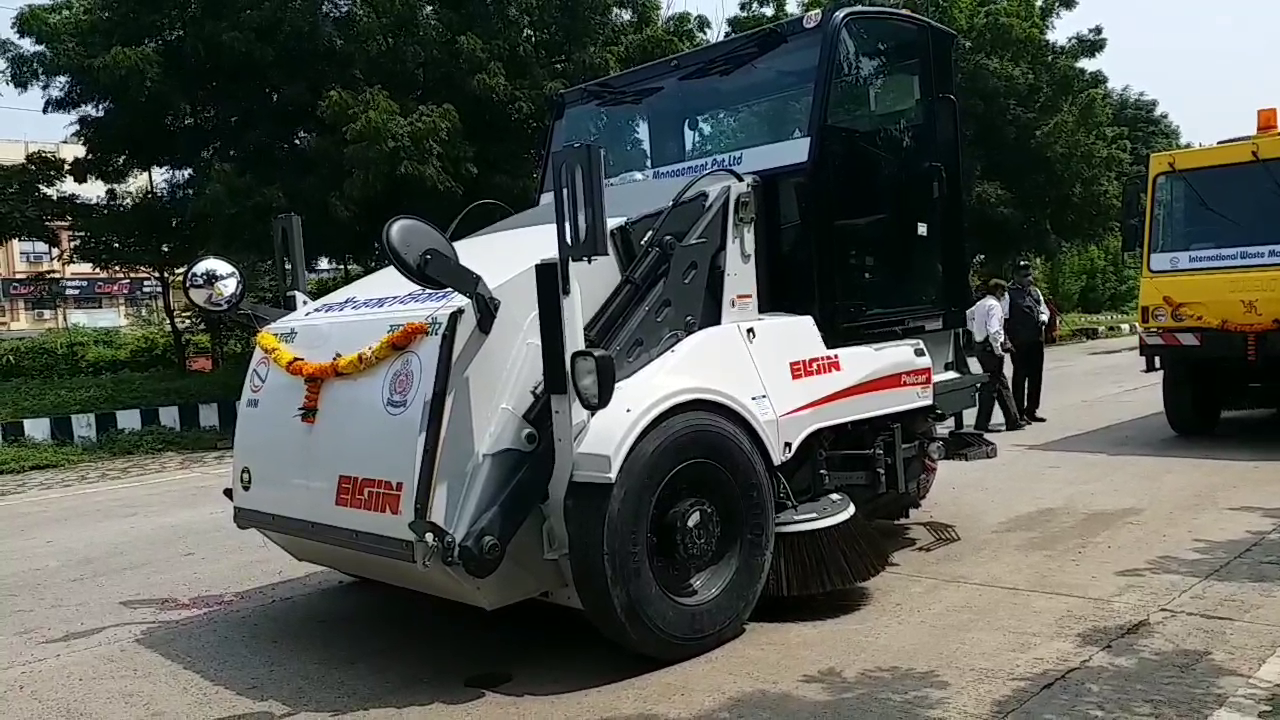 mechanized sweeping machine