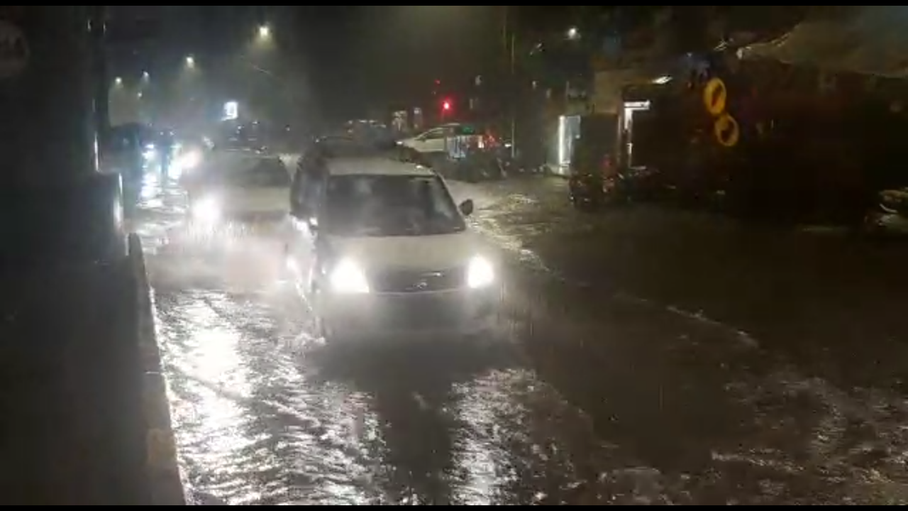 Mumbai rains: Five teams of NDRF on standby,says Maha minister