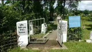 শিৱসাগৰ পুখুৰীৰ পাৰত তেওঁলোকক ফাঁচী দিয়া স্থানো এতিয়া যথোপযুক্ত সংৰক্ষণৰ অভাৱত