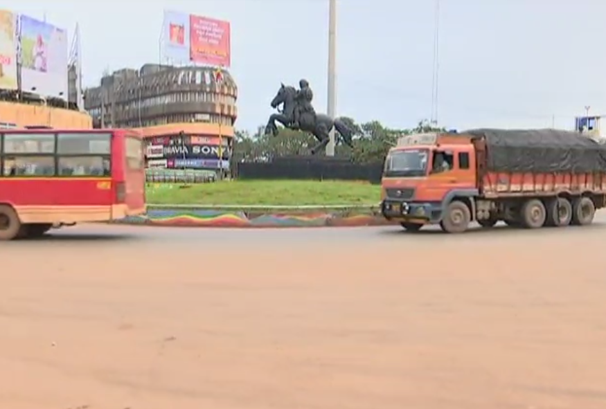 Nationwide protest by farmers  Nationwide protest by farmers against farm bills  Bharat bandh 2020 Live updates  Bharat bandh 2020  Bharat bandh 2020 news  Bharat bandh 2020 latest news  Bharat bandh 2020 update  ಕೃಷಿ ಮಸೂದೆ ವಿರುದ್ಧ ರೈತರಿಂದ ಪ್ರತಿಭಟನೆ  ಕೃಷಿ ಮಸೂದೆ ವಿರುದ್ಧ ರೈತರಿಂದ ರಾಷ್ಟ್ರವ್ಯಾಪಿ ಪ್ರತಿಭಟನೆ  ಭಾರತ್​ ಬಂದ್ ಲೈವ್​ ಅಪ್​ಡೇಟ್ಸ್​ ಭಾರತ್​ ಬಂದ್​ 2020  ಭಾರತ್​ ಬಂದ್​ 2020 ಸುದ್ದಿ