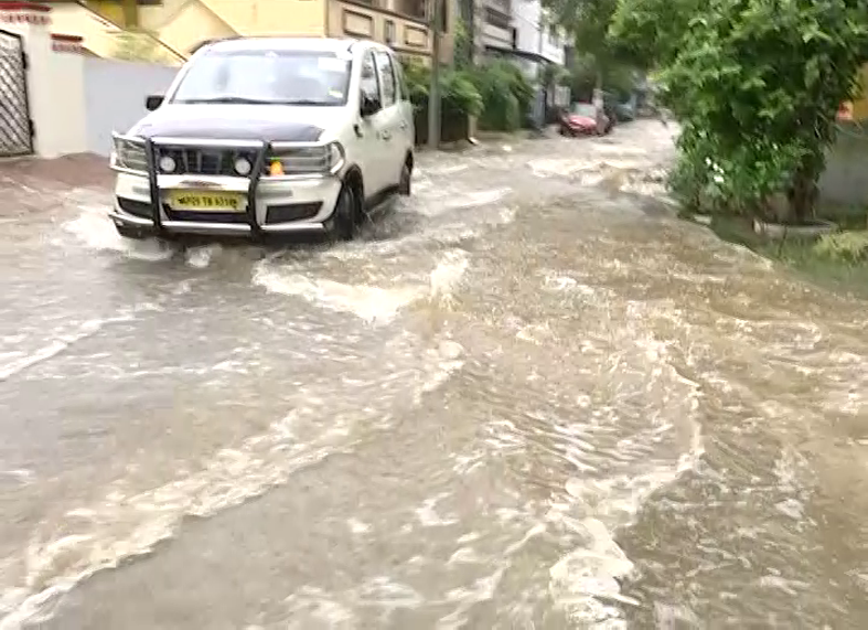 rain-effect-on-greater-hyderabad-and-people-facing-problems