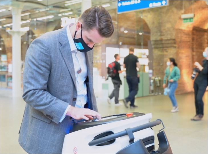 london train station gets robots for cleaning