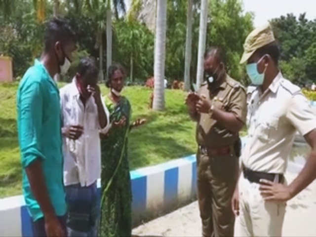 krishnagiri-four-of-a-family-tried-to-immolate-themselves-in-collectorate-office