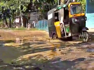 জৰাজীৰ্ণ ঘাইপথে জীয়াতু ভোগাইছে ৰাতাবাৰী সমষ্টিবাসীক