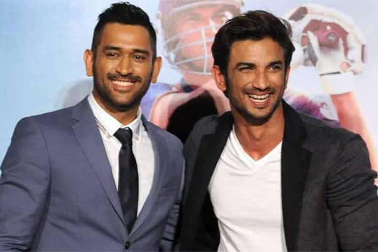 sushant with dhoni