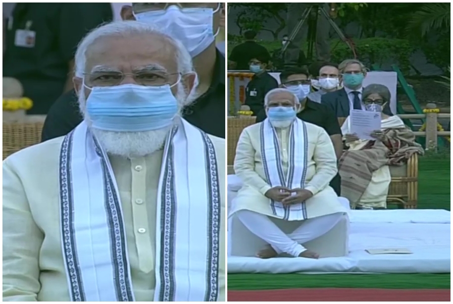 PM Modi attends prayer meet on Gandhi Jayanti