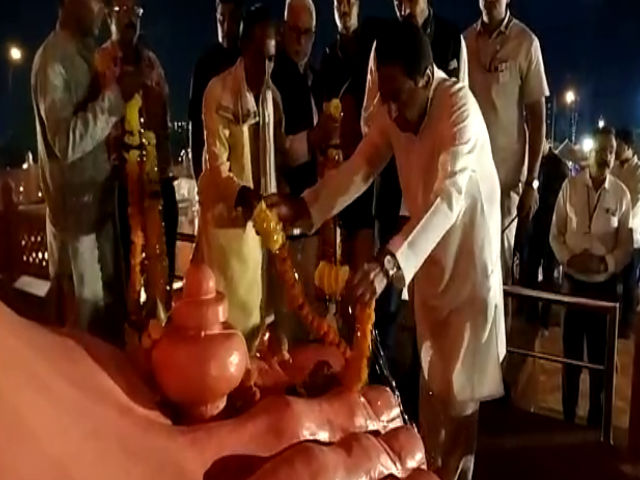 Former CM worshiping in the temple