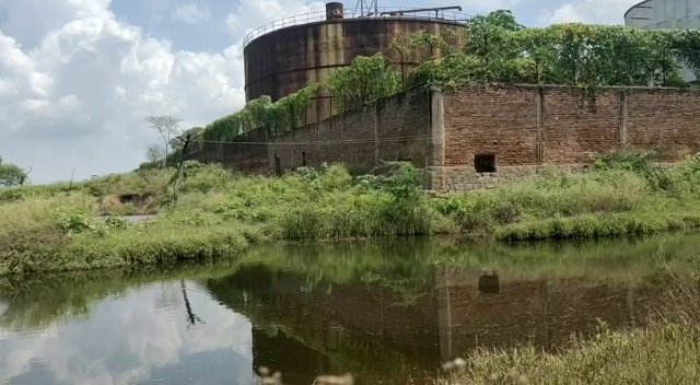 Foul smell spreading from Cox Distillery water