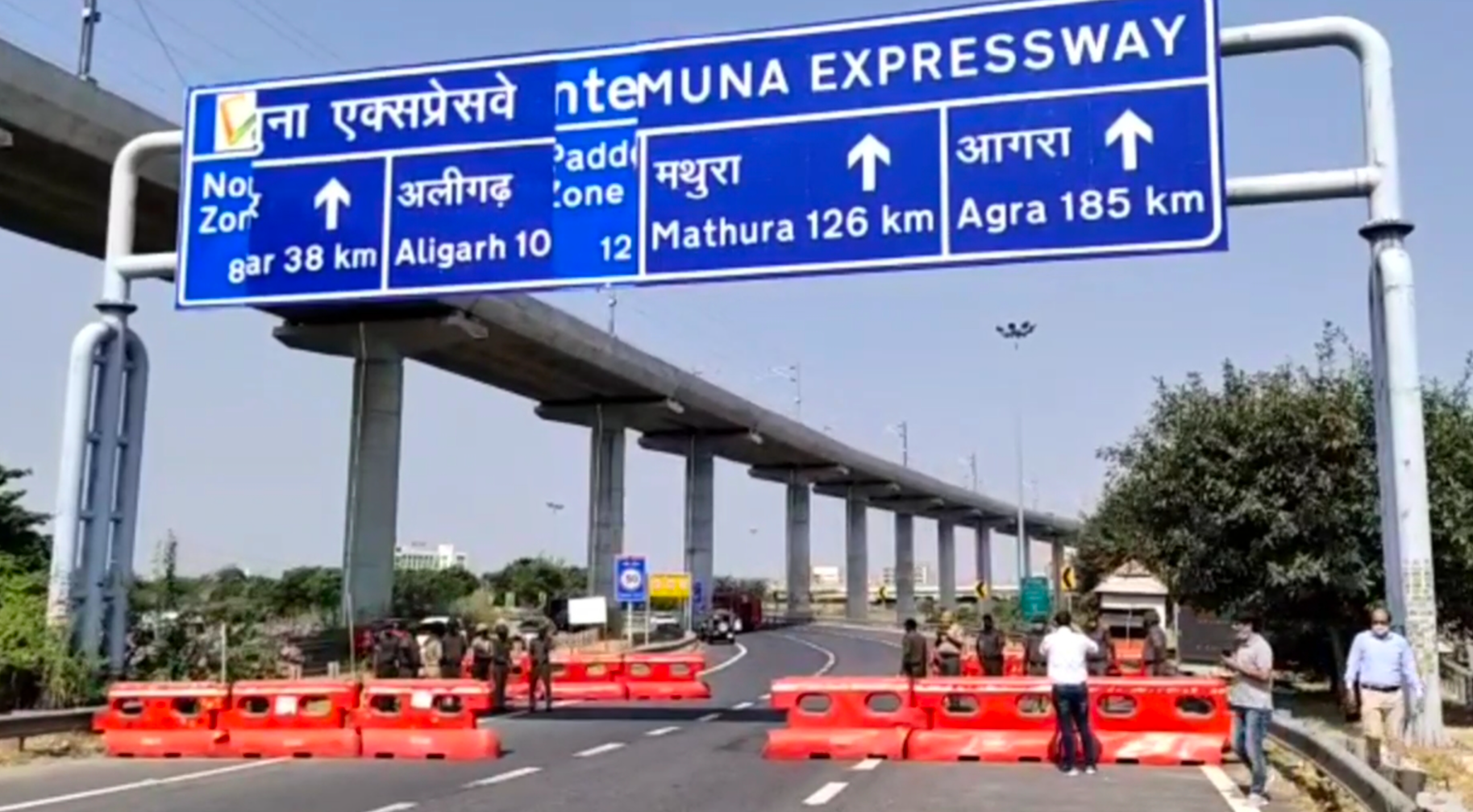 Police force deployed at zero point of Yamuna Expressway