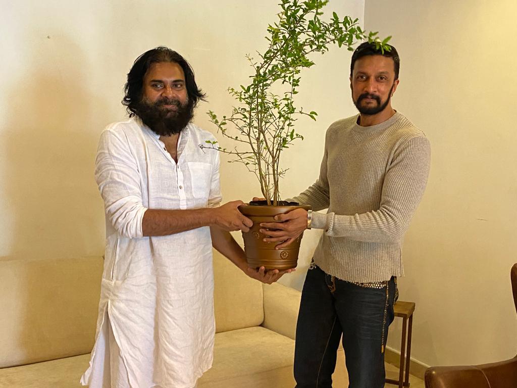 Kannada Hero Sudeep Meet Pawan kalyan