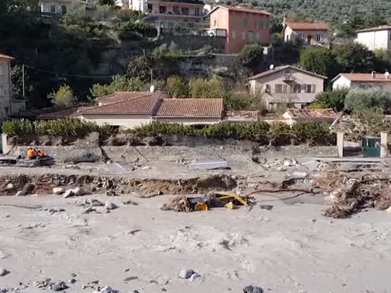 floods hits france