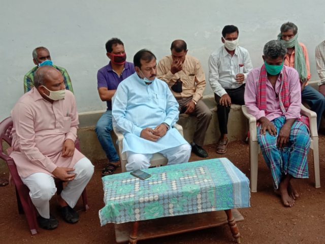 MP Vijay Baghel meets farmer family