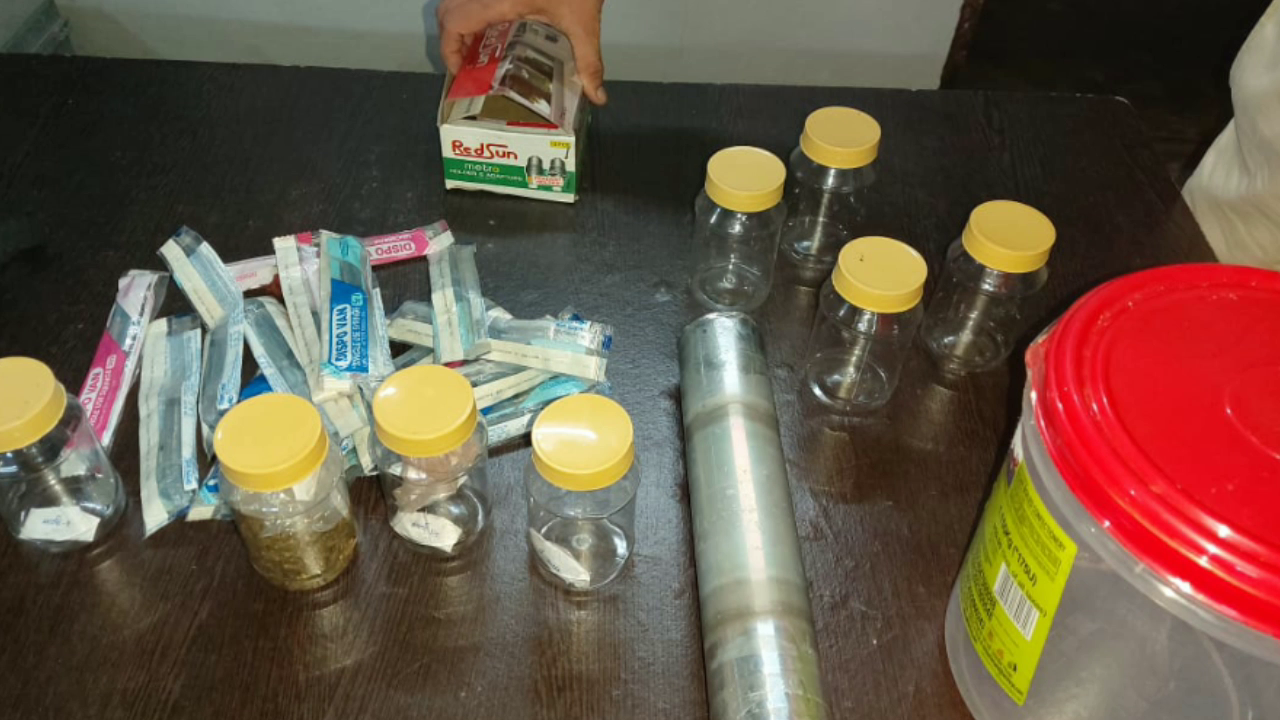 Supply of drugs through online and women in Ranchi, Drug supply in Ranchi, Drugs business in Ranchi, crime news of ranchi, रांची में ऑनलाइन और महिलाओं के जरिए हो रही ड्रग्स की सप्लाई, रांची में ड्रग्स की सप्लाई, रांची में नशे का कारोबार, रांची में अपराध की खबरें