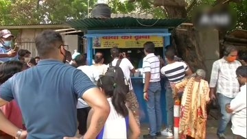 Many Delhiities rush to help save Baba ka Dhaba after a video of the elderly couple went viral