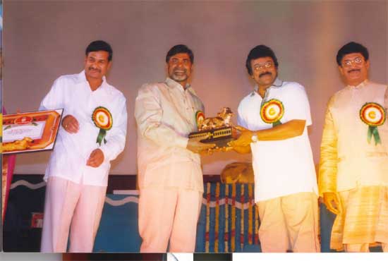 Megastar Chiranjeevi Aapadbandhavudu completed 28 years