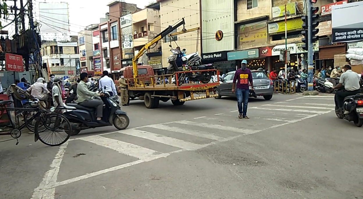 Police action on vehicles parked in No Parking