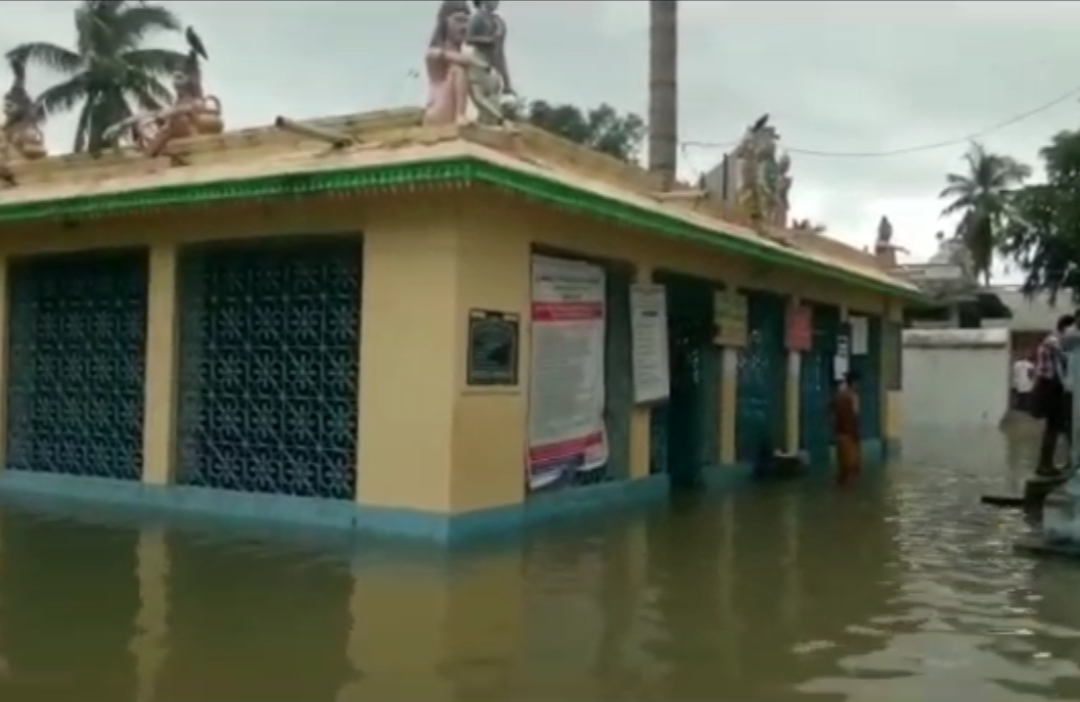 భారీ వర్షాలతో పగో అతలాకుతలం..భయాందోళనలో ప్రజలు