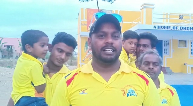 CSK fan painted his entire house in yellow colour, Home of Dhoni fan goes viral