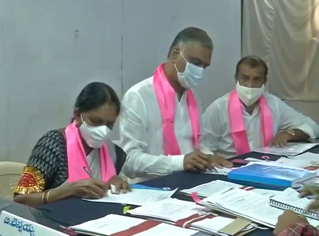 Presentation by Minister Harish Rao, MP along with new Prabhakar