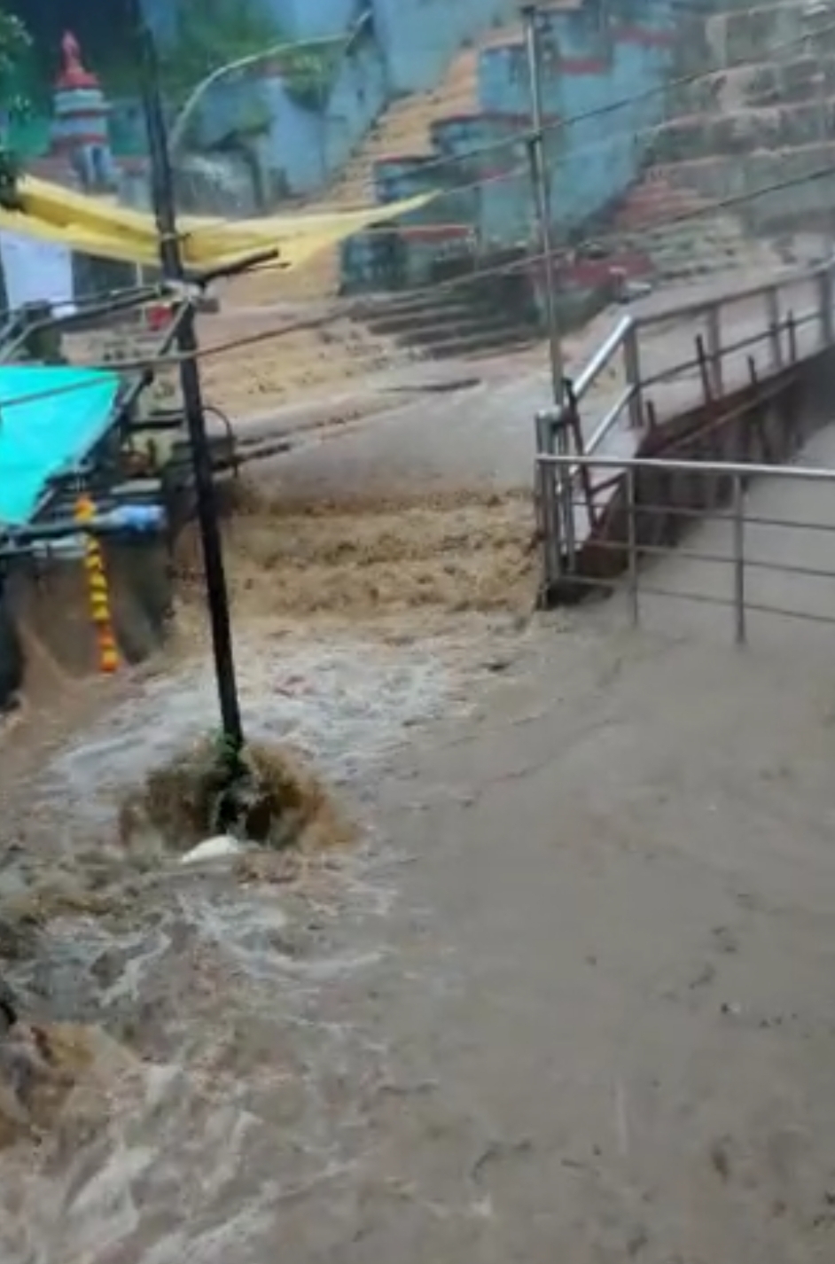 Heavy Rain Lash in North Karnataka Causing Inundation: 111 House of Rabakavi Banahatti Wrecked