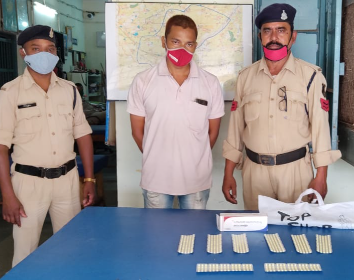 Gobra Nawapara Police arrested accused with drug in raipur