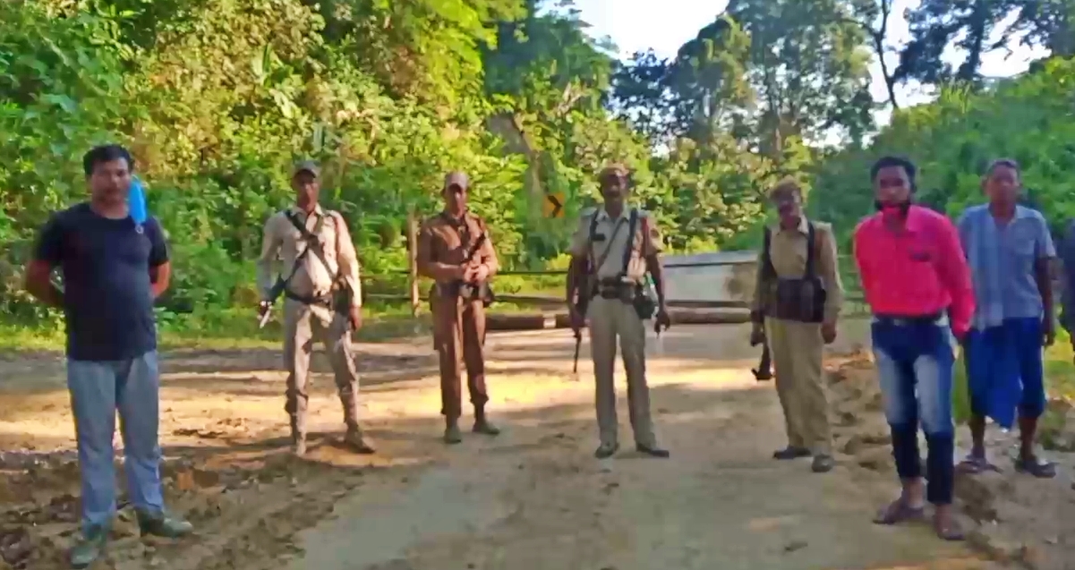 Karimganj administrattion made a barricade on Assam Mizoram border