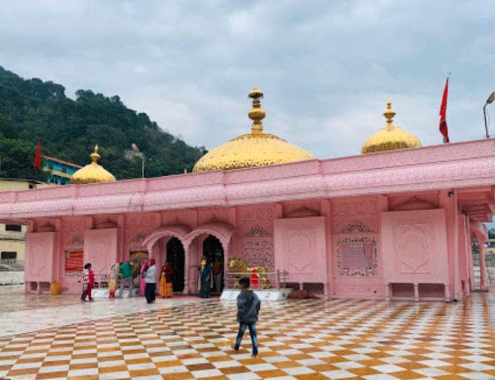 Devotees arriving at temples on the occasion of Sharadiya Navratri IN HIMACHAL