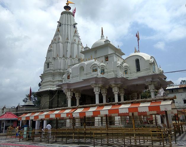 Devotees arriving at temples on the occasion of Sharadiya Navratri IN HIMACHAL